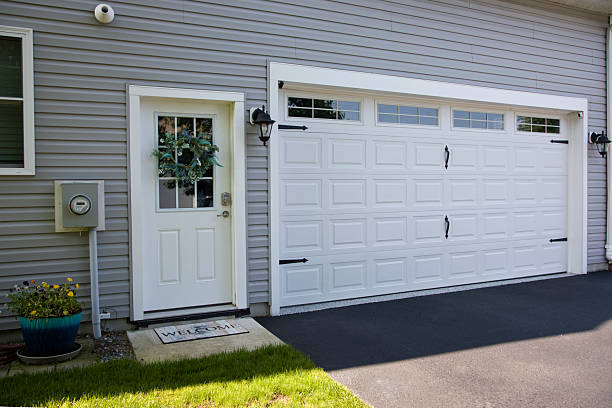 24/7 Emergency Garage Door Panel Replacement experts in Robesonia, PA